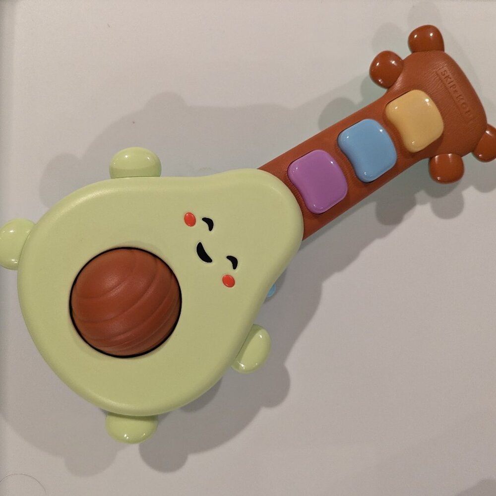 Skip Hop Avocado Guitar